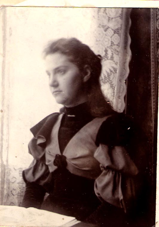 Edith BEARMAN, 1878-1945, aged 16