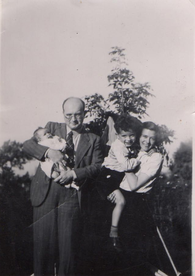 Vilda, Libby, John & Mary Frank, from tree on Ancestry